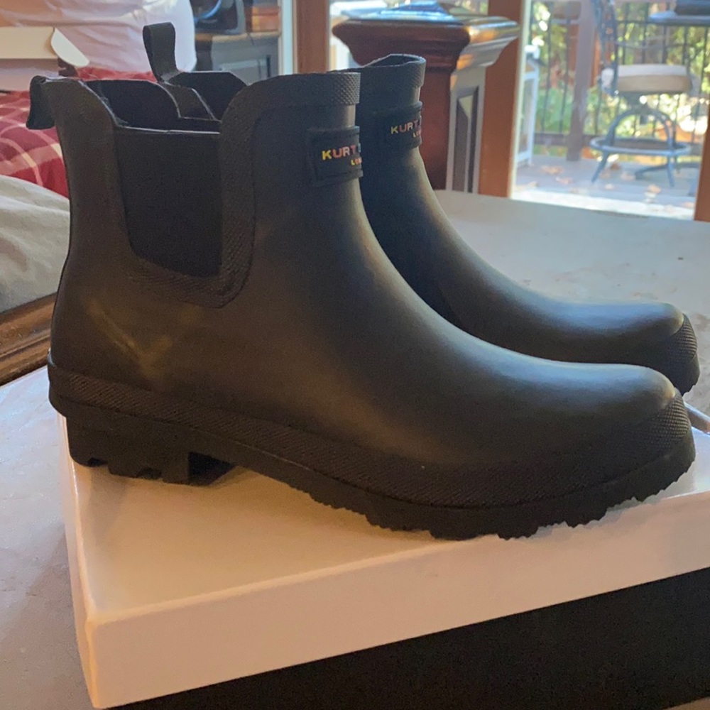 Kurt Geiger London “Sleet” Ankle Rain Boots